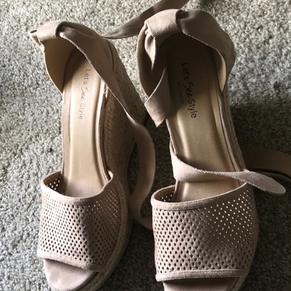 Heels - Picture 3 of 4